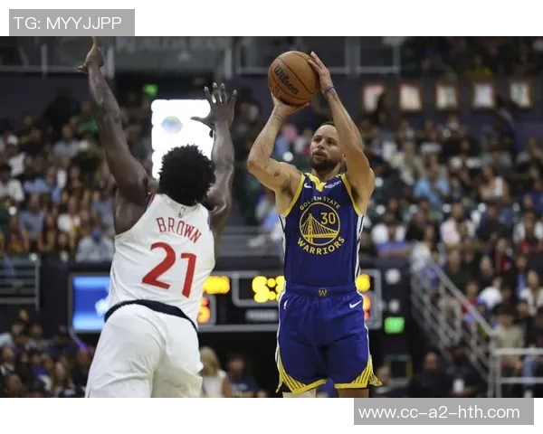 绝杀回合暂停时勇士换防守球员的背后策略分析与阿德尔曼的战术思考